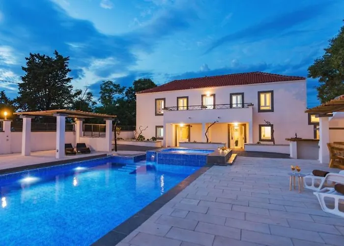 Olana וילה זאדאר